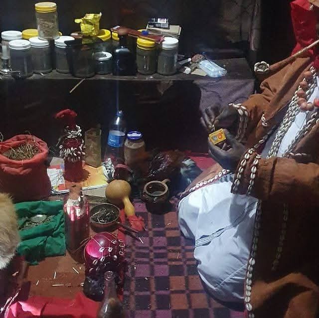 Doctor Mzeeomuut African witchdoctor traditional healer herbalist and spiritual healer